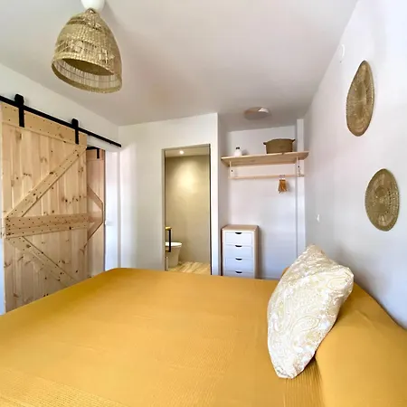 Moderno Y Espacioso Con Vistas Al Mar Апартаменти Нерха